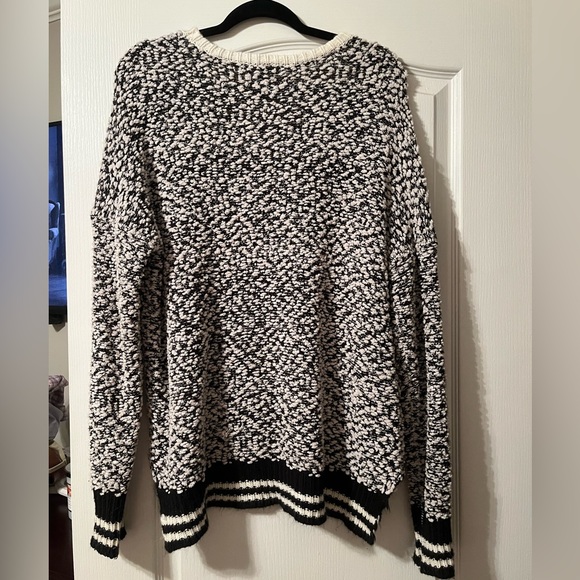 Black & white popcorn sweater - Picture 2 of 3